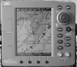 JRC PLOT 500F vs. Lowrance LCX-19C