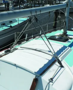 Do Twin Sheets Better Control the Mainsail?