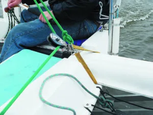 Do Twin Sheets Better Control the Mainsail?