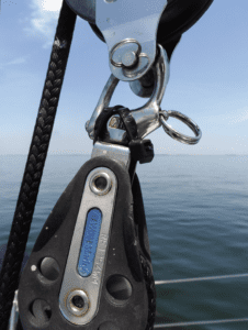 Stopping Mainsheet Twist