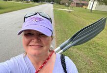 After picking up oars at West Marine in Oriental, North Carolina, the author stumbled upon the Front Porch Music Festival. (Photo/ Alex Jasper)